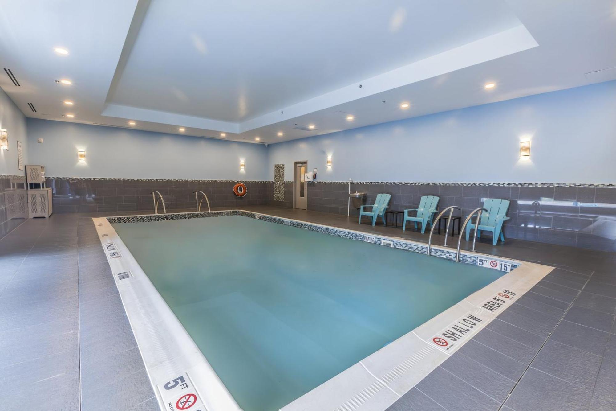 Holiday Inn Express Toronto-North York By Ihg Dış mekan fotoğraf