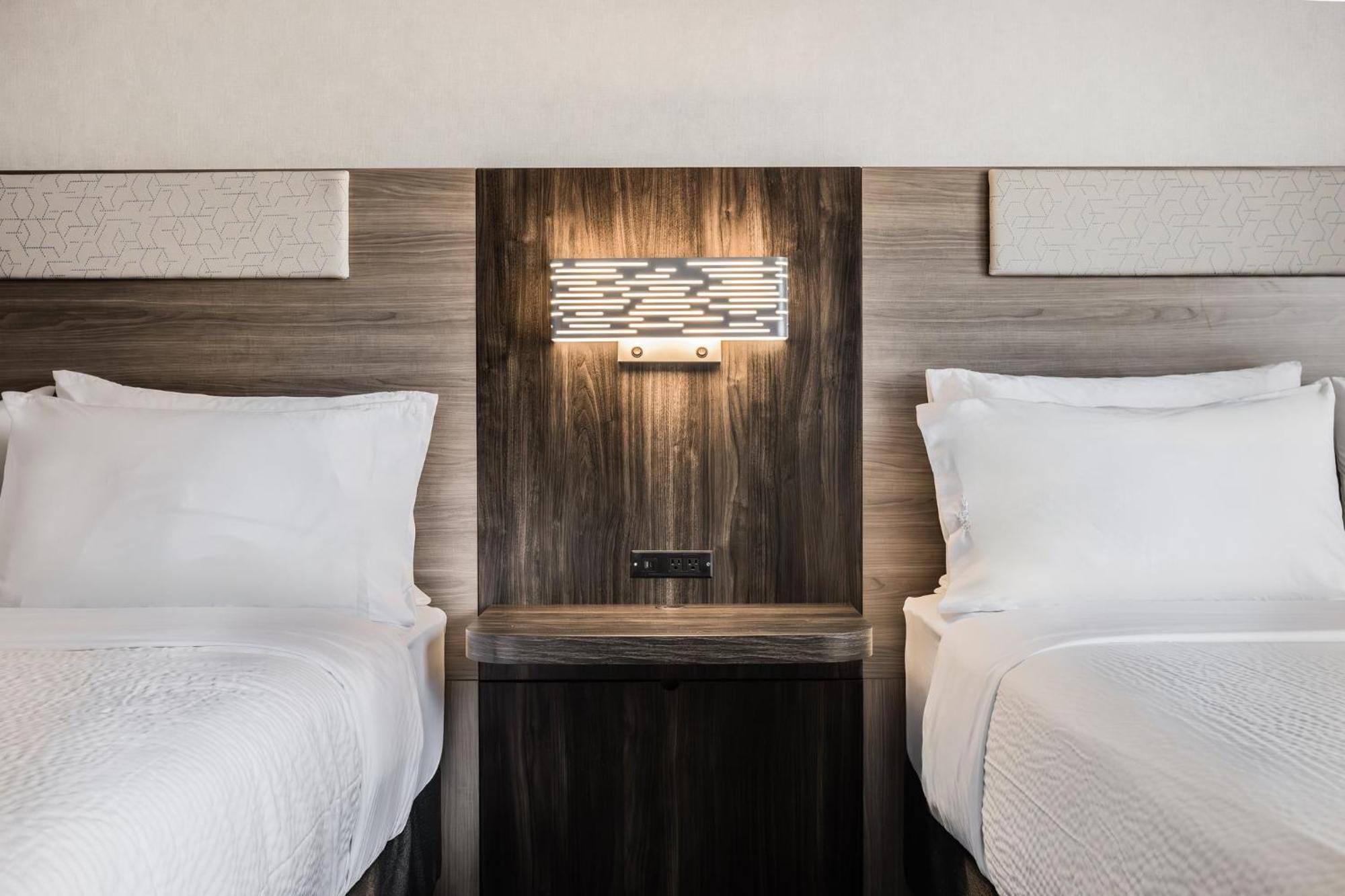 Holiday Inn Express Toronto-North York By Ihg Dış mekan fotoğraf