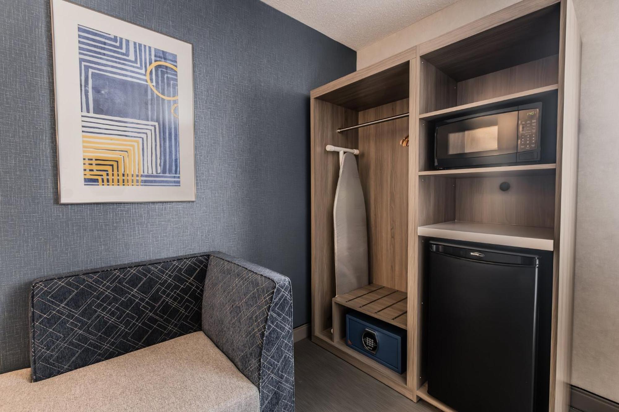 Holiday Inn Express Toronto-North York By Ihg Dış mekan fotoğraf